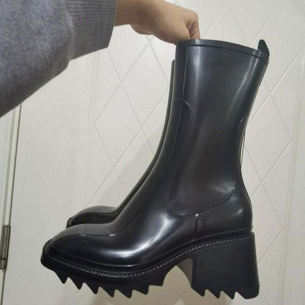 motorcycle boots racing moto protective gear motocross leather long shoes anti-slip waterproof black white mid-calf square toe
motorcycle boots racing moto protective gear motocross leather long shoes anti-slip waterproof black white mid-calf square toe