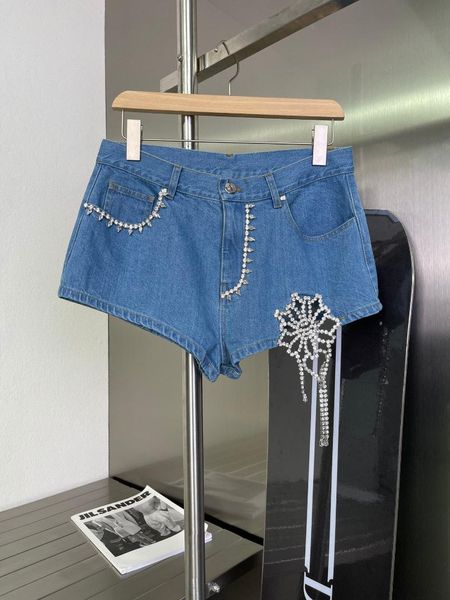 women's shorts 2021 women fashion loose denim decorated with diamonds 1021, White;black
women's shorts 2021 women fashion loose denim decorated with diamonds 1021, White;black