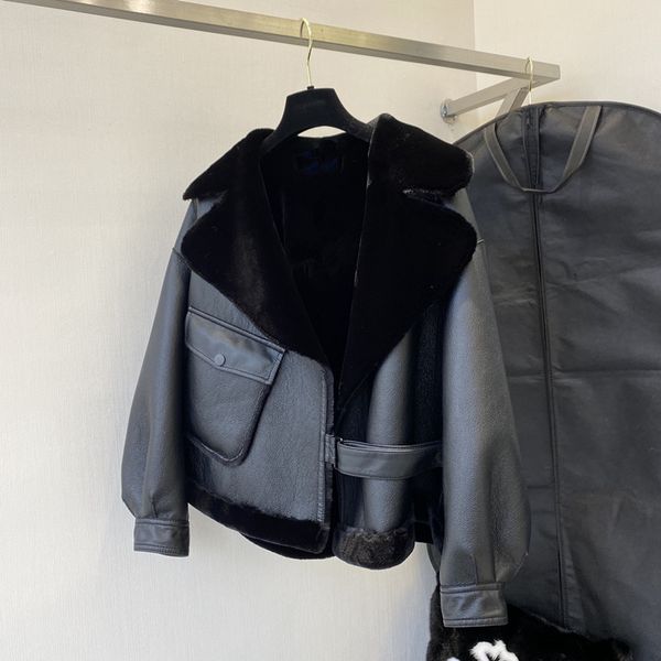 the 2021 winter new product is a classic warm coat, Black
the 2021 winter new product is a classic warm coat, Black