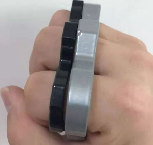 boxing set legal self-defense weapon punch round head iron four finger tiger hand clasp fist buckle defense tiger ring finger clasp hand 999
boxing set legal self-defense weapon punch round head iron four finger tiger hand clasp fist buckle defense tiger ring finger clasp hand 999