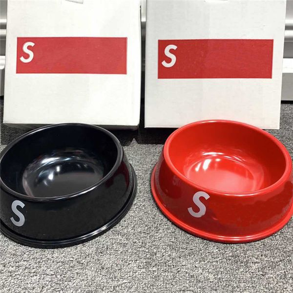 2 colors non slip pet feeders ins style durable design teddy bowls indoor personality charm bulldog bichon containers
2 colors non slip pet feeders ins style durable design teddy bowls indoor personality charm bulldog bichon containers