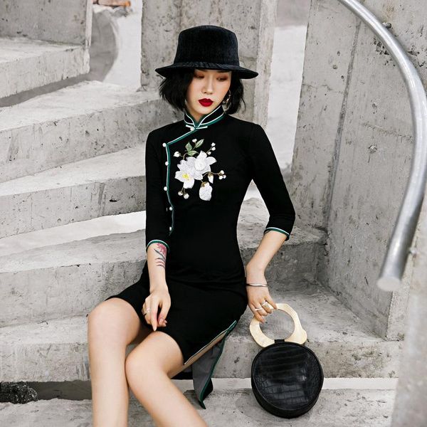 ethnic clothing black slim short cheongsam female elegant mandarin collar novelty qipao exquisite flower appliques trim chinese dress, Red
ethnic clothing black slim short cheongsam female elegant mandarin collar novelty qipao exquisite flower appliques trim chinese dress, Red