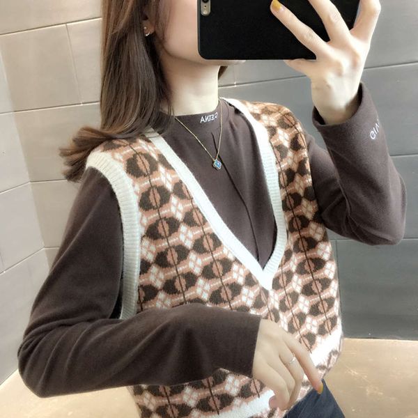 v-neck sleeveless women's autumn and winter new loose large short knitted vest, White;black
v-neck sleeveless women's autumn and winter new loose large short knitted vest, White;black