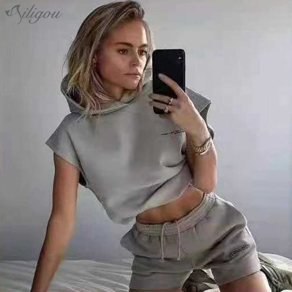 summer ladies sportswear hooded sleeveless sweatshirt and sweatpants casual wear fashion apparel 2-piece jumpsuit 210527, Black;white
summer ladies sportswear hooded sleeveless sweatshirt and sweatpants casual wear fashion apparel 2-piece jumpsuit 210527, Black;white