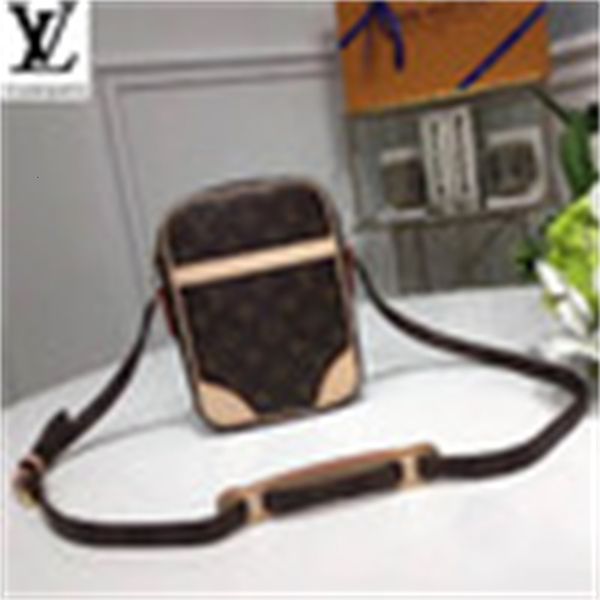 canvas bags brand camera designer handles totes luxury presbyopic g19s bag handbags m45266 mini shoulder bags series evening women's cr
canvas bags brand camera designer handles totes luxury presbyopic g19s bag handbags m45266 mini shoulder bags series evening women's cr