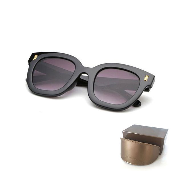 womans sunglasses luxury mens sun glasses uv protection men designer eyeglass gradient metal hinge fashion women spect276p, White;black
womans sunglasses luxury mens sun glasses uv protection men designer eyeglass gradient metal hinge fashion women spect276p, White;black