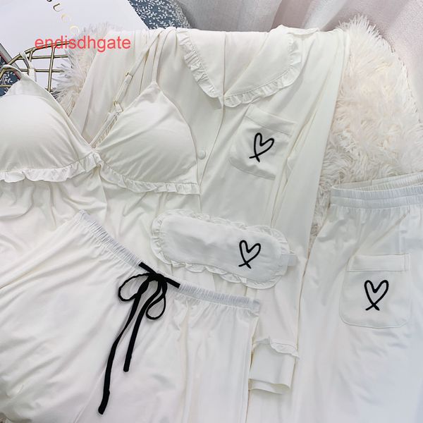 suit same modal pajamas 5-piece color fashion contrast collar love embroidery girls' home wear, Black;white
suit same modal pajamas 5-piece color fashion contrast collar love embroidery girls' home wear, Black;white