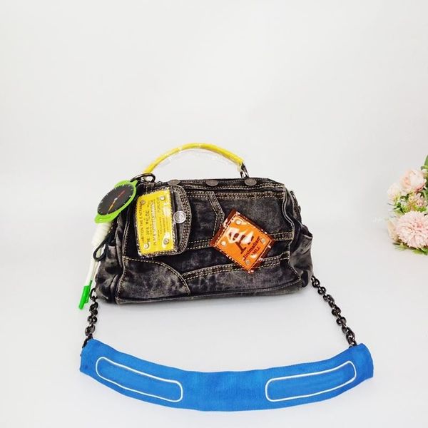 evening bags 2021 denim boston bag rivet chain panelled stitching pillow shoulder messenger portable women purse and handbags
evening bags 2021 denim boston bag rivet chain panelled stitching pillow shoulder messenger portable women purse and handbags