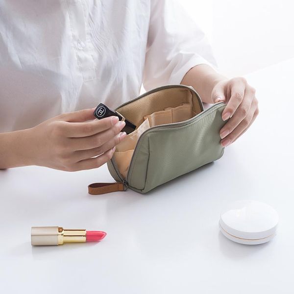 nylon cosmetic neceser women makeup pouch makeup simple double-zipper small mujer korean waterproof bag fashion bag kosmetyczka skweg, Red;black
nylon cosmetic neceser women makeup pouch makeup simple double-zipper small mujer korean waterproof bag fashion bag kosmetyczka skweg, Red;black