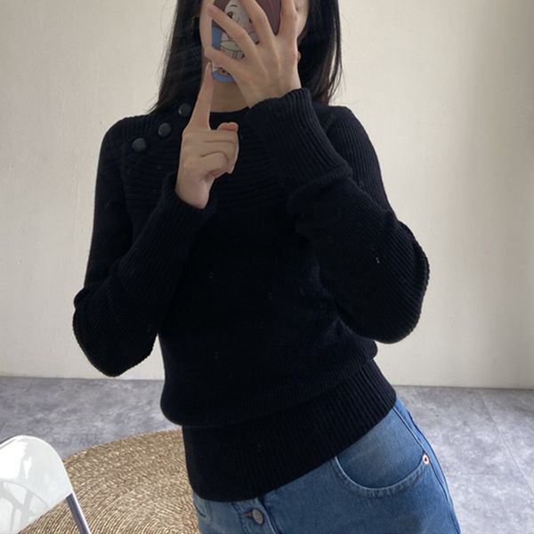 2021 women sweater o-neck long sleeve new knit pullover with button decoration 00r6, White;black
2021 women sweater o-neck long sleeve new knit pullover with button decoration 00r6, White;black