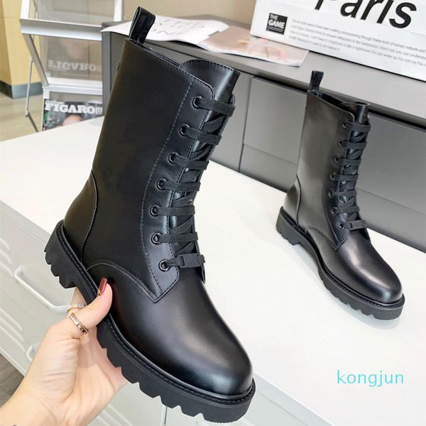 designer- fashion flat boots embossed with oversized circle logo on one side size 35-42, Black
designer- fashion flat boots embossed with oversized circle logo on one side size 35-42, Black