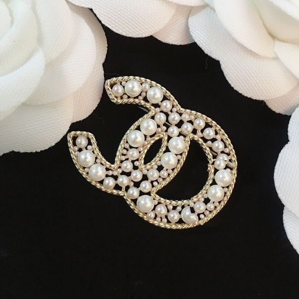 xiangjia xiaoxiangfeng 2021 new brooch women's large and small pearl decoration light luxury sweater coat pin accessories, Gray
xiangjia xiaoxiangfeng 2021 new brooch women's large and small pearl decoration light luxury sweater coat pin accessories, Gray