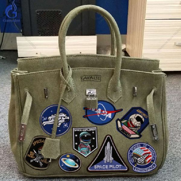 2021 fashion pilot astronaut space women man large capacity canvas travel bags handbags women shoulder bag army green camouflage, Black;red
2021 fashion pilot astronaut space women man large capacity canvas travel bags handbags women shoulder bag army green camouflage, Black;red