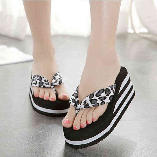 women's flat sandals, high-heeled slippers, fashionable summer shoes, black bath shoes
women's flat sandals, high-heeled slippers, fashionable summer shoes, black bath shoes