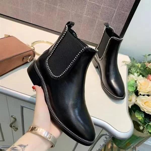 boots women genuine leather solid color rivet decor female boot shoes round toe casual comfortable, Black
boots women genuine leather solid color rivet decor female boot shoes round toe casual comfortable, Black