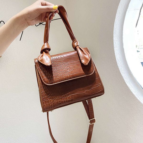 hbp fashion texture french women's 2021 new foreign style with portable alligator single shoulder messenger bag
hbp fashion texture french women's 2021 new foreign style with portable alligator single shoulder messenger bag