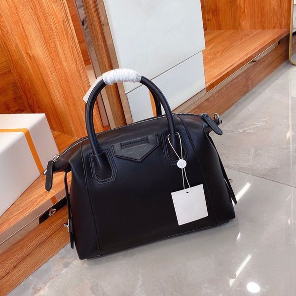 2023 sport outdoor real cowhide women's bag fashion leisure leather postman bag designer luxury large capacity handbag
2023 sport outdoor real cowhide women's bag fashion leisure leather postman bag designer luxury large capacity handbag