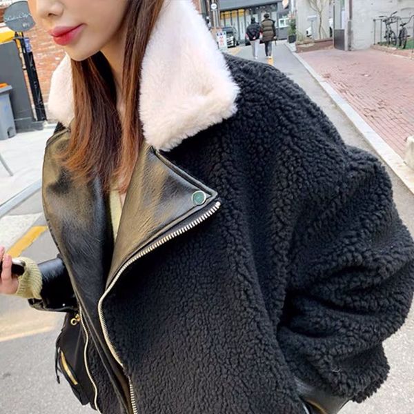 2021 winter stand collar contrast strip hairy shaggy faux fur jacket long sleeve women loose zipper coat stay warm sweatshirt, Black
2021 winter stand collar contrast strip hairy shaggy faux fur jacket long sleeve women loose zipper coat stay warm sweatshirt, Black