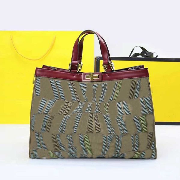 colorful embroidery pattern tote bag designer leather trim classic lock urban essential gift
colorful embroidery pattern tote bag designer leather trim classic lock urban essential gift