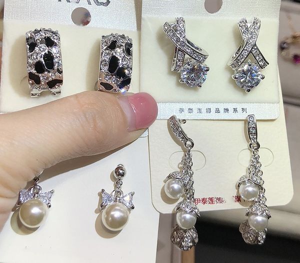 wholesale 10 pairs/lots chaming crystal diamond jewelry stone 925 silver lady's earings random 3.6rcct
wholesale 10 pairs/lots chaming crystal diamond jewelry stone 925 silver lady's earings random 3.6rcct