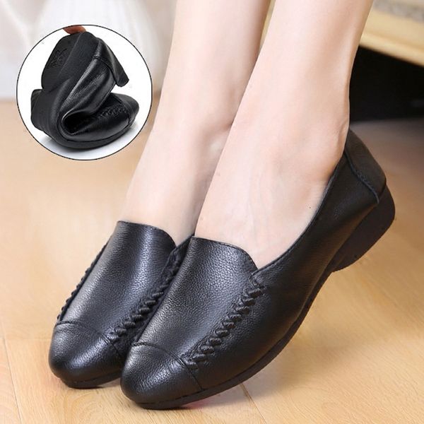 dress shoes mother shoes flat women's middle-aged and elderly leather heel layer cowhide single letw, Black
dress shoes mother shoes flat women's middle-aged and elderly leather heel layer cowhide single letw, Black