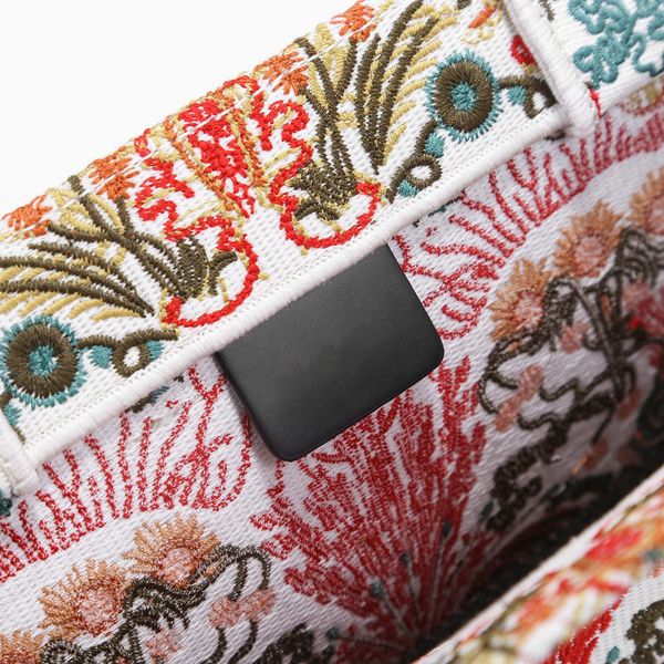 new shoulder bags women handbag crossbody bag brands designer handbags 2021 flower printing bag purse 41.5cm 006111, Black
new shoulder bags women handbag crossbody bag brands designer handbags 2021 flower printing bag purse 41.5cm 006111, Black