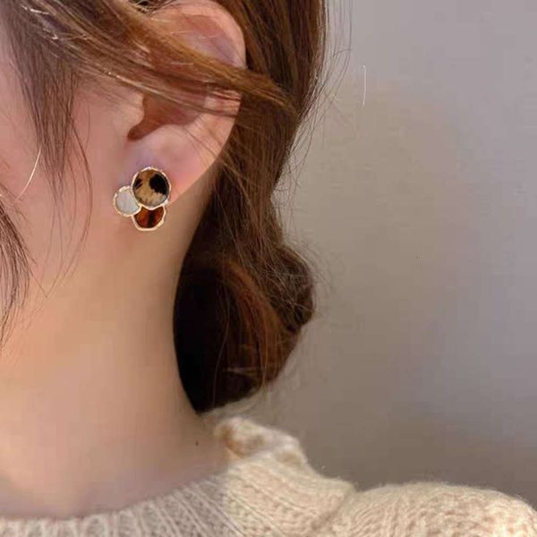 leopard pattern three color circle earrings female fashion korean temperament 925 silver needle net red ins niche versatile
leopard pattern three color circle earrings female fashion korean temperament 925 silver needle net red ins niche versatile