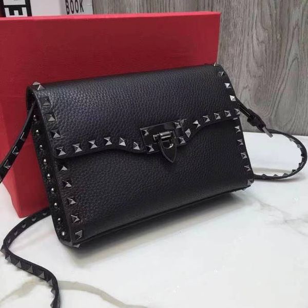 luxurys designers bags women shoulder handbag postman bag feminina clutch tote lady bags crossbody bags leather rivet black nude colors
luxurys designers bags women shoulder handbag postman bag feminina clutch tote lady bags crossbody bags leather rivet black nude colors