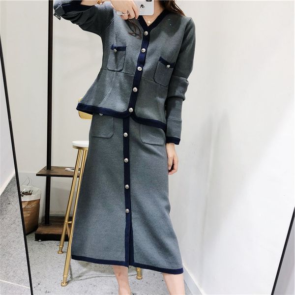 big fragrant button trim cardigan + half skirt womanly suit atmospheric grey, White
big fragrant button trim cardigan + half skirt womanly suit atmospheric grey, White