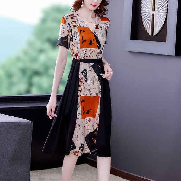 satin silk drs summer 2021 feminine v-neck short sleeve contrast stitching slim print skirt, Black;gray
satin silk drs summer 2021 feminine v-neck short sleeve contrast stitching slim print skirt, Black;gray
