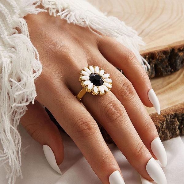 cluster rings sunflower ring creative retro simple golden color joint, Golden;silver
cluster rings sunflower ring creative retro simple golden color joint, Golden;silver