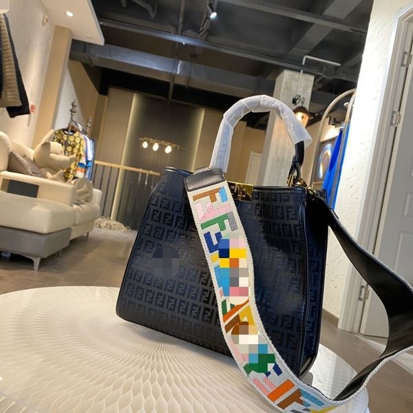 2020 women's bag new fend letter rainbow shoulder strap handbag letter one shoulder handbag messenger handbag wallet ysj
2020 women's bag new fend letter rainbow shoulder strap handbag letter one shoulder handbag messenger handbag wallet ysj