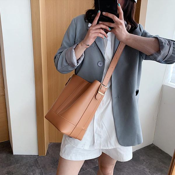 new female crossbody bucket casual women design 2021 bags fashion messenger handbags lady shoulder purse bag luxury tote axjkc, Red;black
new female crossbody bucket casual women design 2021 bags fashion messenger handbags lady shoulder purse bag luxury tote axjkc, Red;black