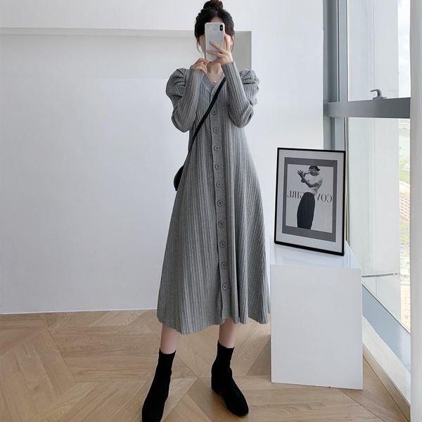 casual dresses european spring autumn solid color puff sleeves gray v-neck single-breasted knitted mid-length women fashion 2021, Black;gray
casual dresses european spring autumn solid color puff sleeves gray v-neck single-breasted knitted mid-length women fashion 2021, Black;gray