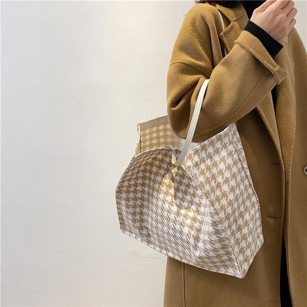 evening bags large capacity 2021 stylish retro hand bag shoulder tote handle women fashion design luxury handbags
evening bags large capacity 2021 stylish retro hand bag shoulder tote handle women fashion design luxury handbags