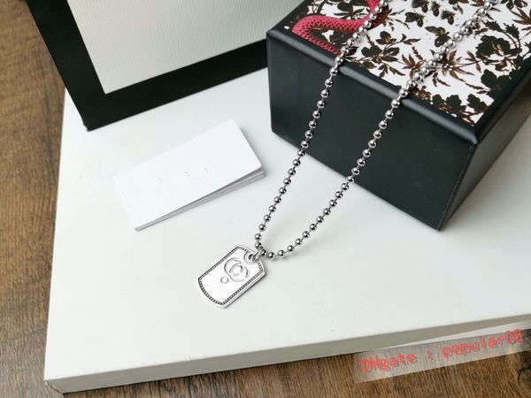 2021 retro style men brass long beads chain necklaces with double sided carving g letter army card pendant, Silver
2021 retro style men brass long beads chain necklaces with double sided carving g letter army card pendant, Silver