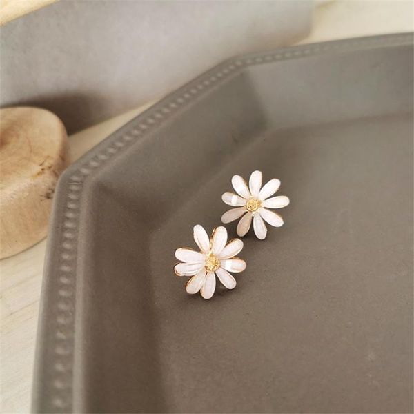 stud flower earrings contracted daisy korea fashion temperament minimalist geometric for women golden, Golden;silver
stud flower earrings contracted daisy korea fashion temperament minimalist geometric for women golden, Golden;silver