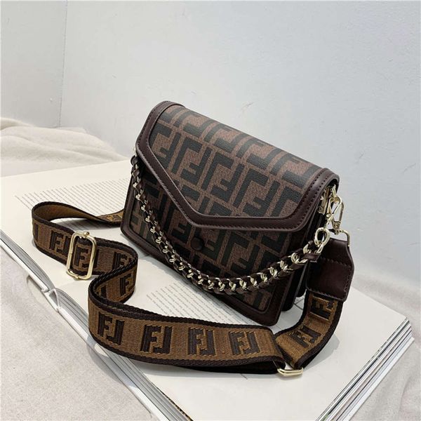 fashion woven chain in hand 2020 new korean chaoxiao square wide strap single shoulder women's bag 
fashion woven chain in hand 2020 new korean chaoxiao square wide strap single shoulder women's bag