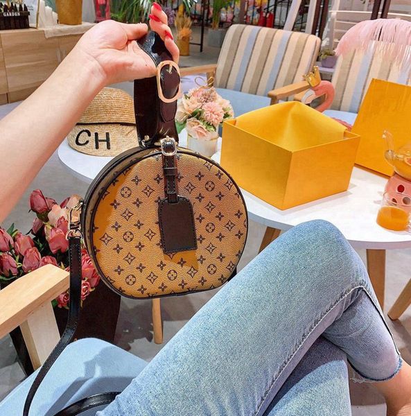 2021 luxury brand soft leather bags womens handbag for women messenger casual shoulder tote bag -l0805, Red;black
2021 luxury brand soft leather bags womens handbag for women messenger casual shoulder tote bag -l0805, Red;black