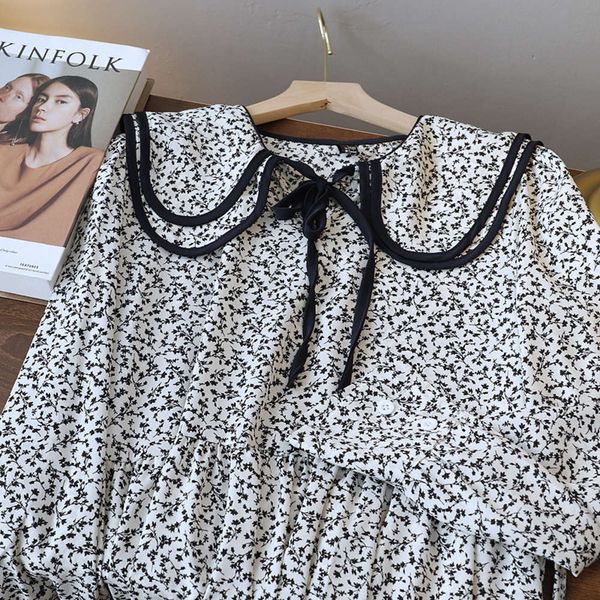 autumn double neck loose medium length long sleeve, White;black
autumn double neck loose medium length long sleeve, White;black