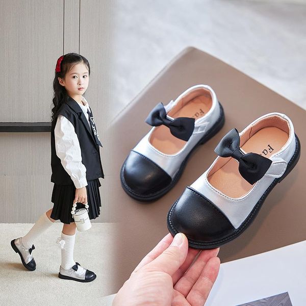 flat shoes girls leather autumn 2021 casual kids fashion princess soft sole children flats lighted classic baby, Black;grey
flat shoes girls leather autumn 2021 casual kids fashion princess soft sole children flats lighted classic baby, Black;grey