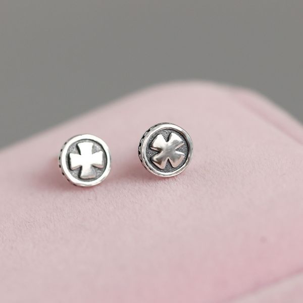 u.s. version of the of the old cross shaped round s925 pure tremella nails, men and women can wear silver earrings accessories black friday, Golden
u.s. version of the of the old cross shaped round s925 pure tremella nails, men and women can wear silver earrings accessories black friday, Golden