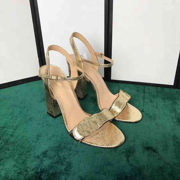 women designer lock sandals luxury high heels metallic leather mid-heel sandal suede summer beach wedding shoes 35-42 with box, Black
women designer lock sandals luxury high heels metallic leather mid-heel sandal suede summer beach wedding shoes 35-42 with box, Black