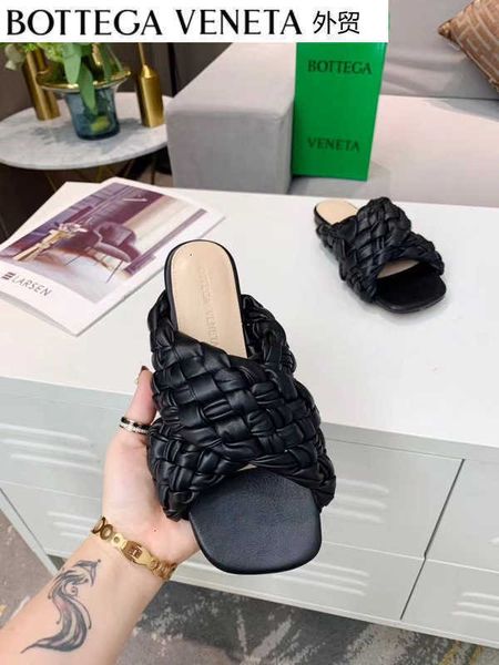 handmade slippers women casual men walking tennis sandals designer mules slides luxury thongs shoes gb46, Black;white
handmade slippers women casual men walking tennis sandals designer mules slides luxury thongs shoes gb46, Black;white