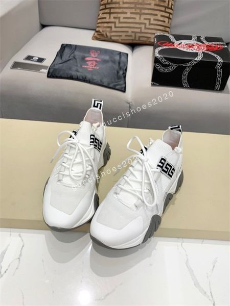 2021 designer casual shoes men women calf leather sneakers mesh mixed color trainer retro splicing stylist shoe sneaker size35-46, Black;red
2021 designer casual shoes men women calf leather sneakers mesh mixed color trainer retro splicing stylist shoe sneaker size35-46, Black;red