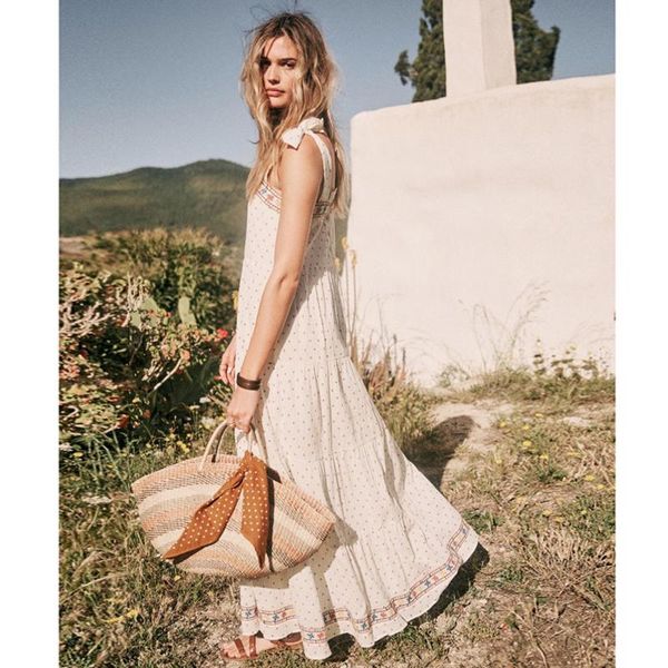 casual dresses floral embroidery strap maxi dress women summer sleeveless backless slip 2021 boho beach long cami vestidos, Black;gray
casual dresses floral embroidery strap maxi dress women summer sleeveless backless slip 2021 boho beach long cami vestidos, Black;gray