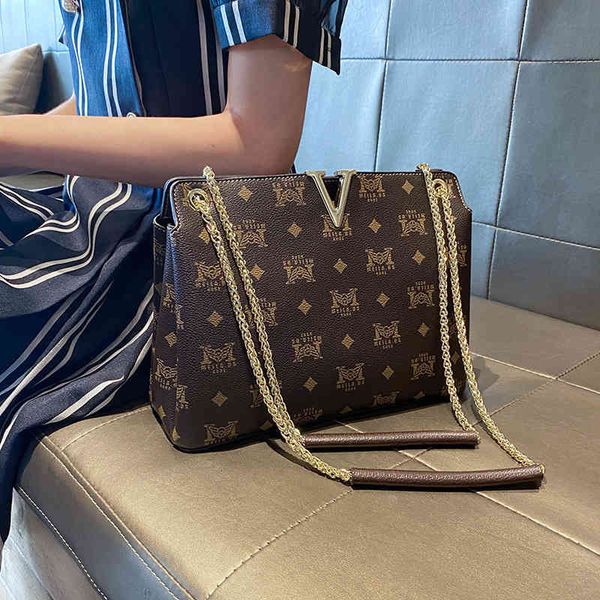handbag hong kong style bag women's small square versatile underarm portable single shoulder chain messenger, Black;red
handbag hong kong style bag women's small square versatile underarm portable single shoulder chain messenger, Black;red