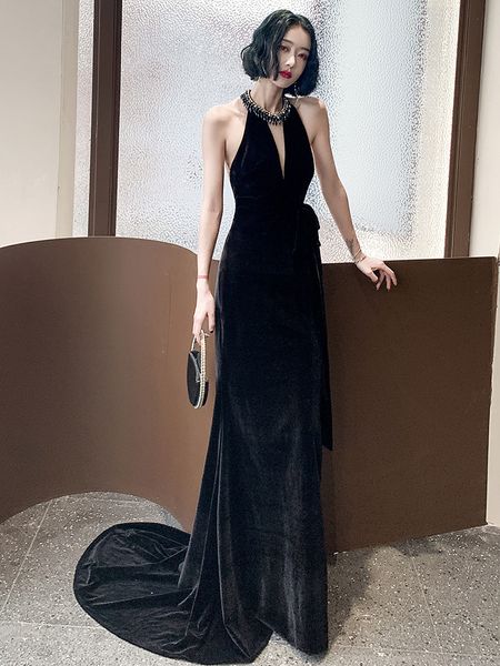black halter deep v neck velvet mermaid pageant party gown elegant backless slim little trailing formal evening dress, Black;red
black halter deep v neck velvet mermaid pageant party gown elegant backless slim little trailing formal evening dress, Black;red