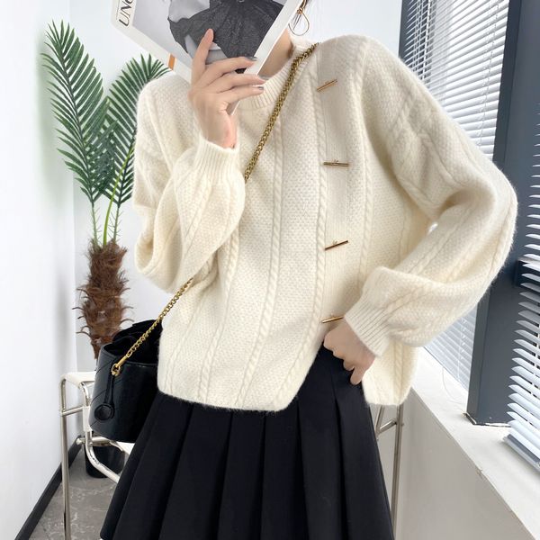 2021 new fashion autumn casual solid knitted pullover o neck loose mink sweaters for women 93pi, White;black
2021 new fashion autumn casual solid knitted pullover o neck loose mink sweaters for women 93pi, White;black