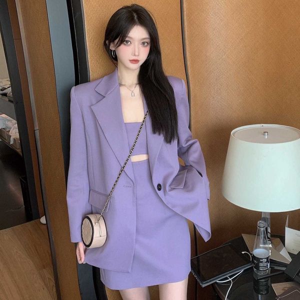 2021 spring leisure fashion femininity with two piec of cut-out suspender skirt suit coat, Black;gray
2021 spring leisure fashion femininity with two piec of cut-out suspender skirt suit coat, Black;gray